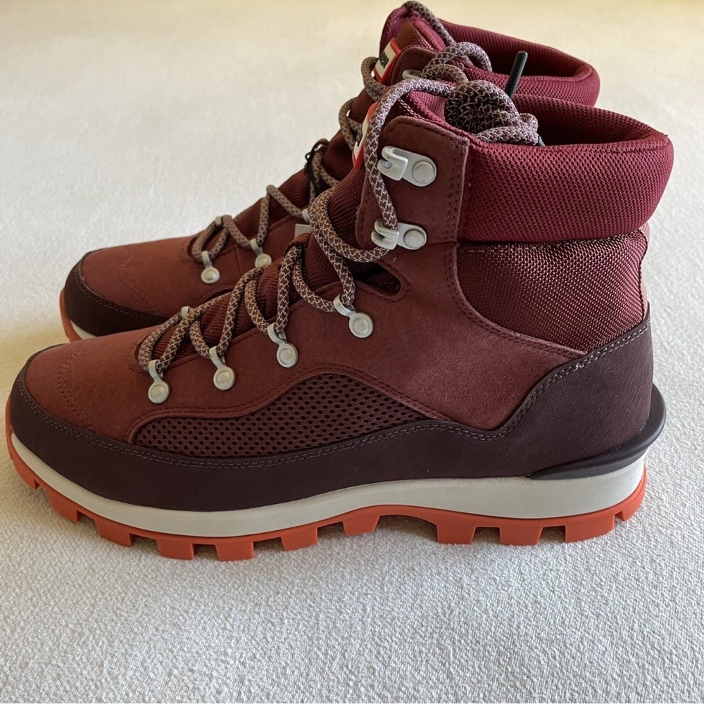 NIB Hunter Explorer Muted Berry Woman’s Boot sz 10